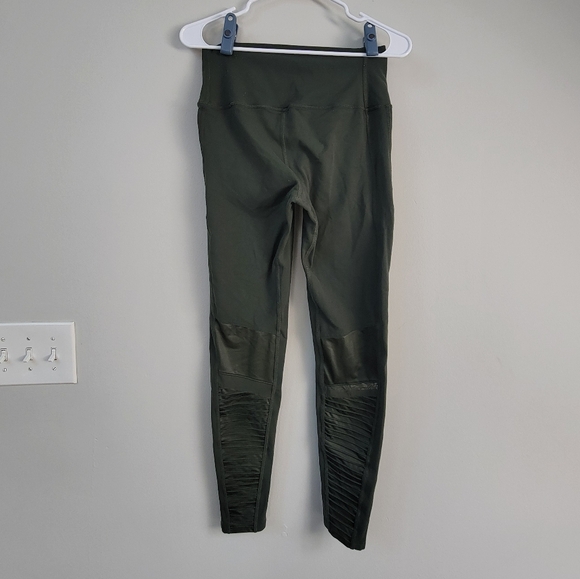 Alo Yoga Moto Legging Ribbed Green Women's Size Large Gym Athleisure Sporty - Picture 2 of 9